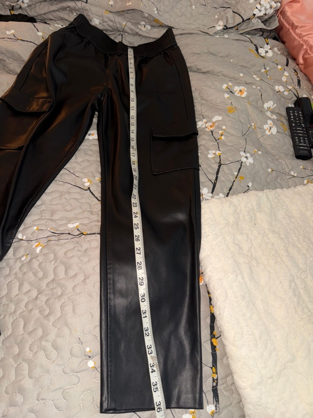 Zara Black Faux Leather Cropped Cargo Pants - Picture 9 of 11